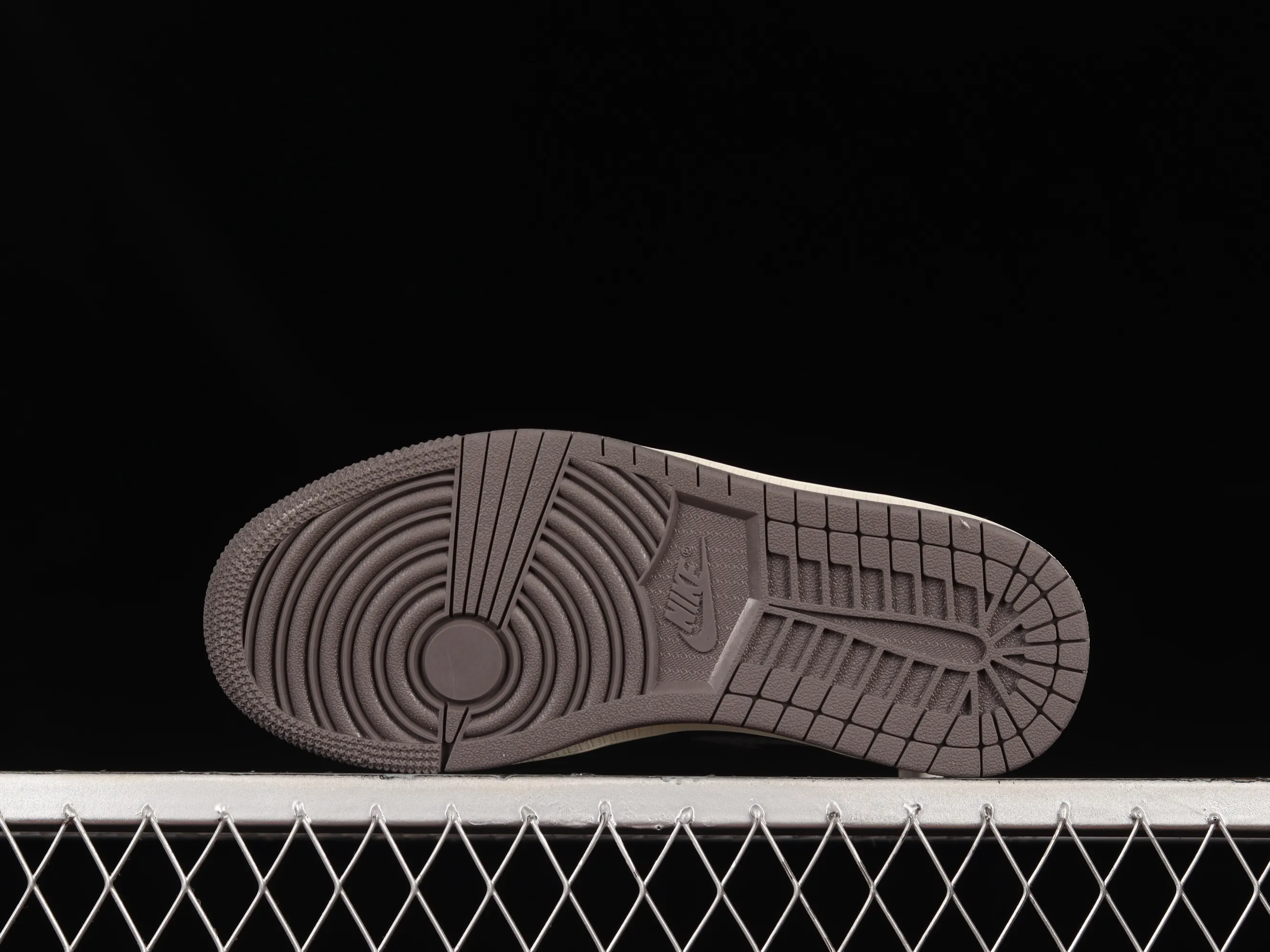 All categories Air Jordan Jordan series basketball shoes Air Jordan 1 Mid Air Jordan 1 Mid "Inside Out" AJ1 Joe 1 reverse black and gray China basketball shoes DM9652-001